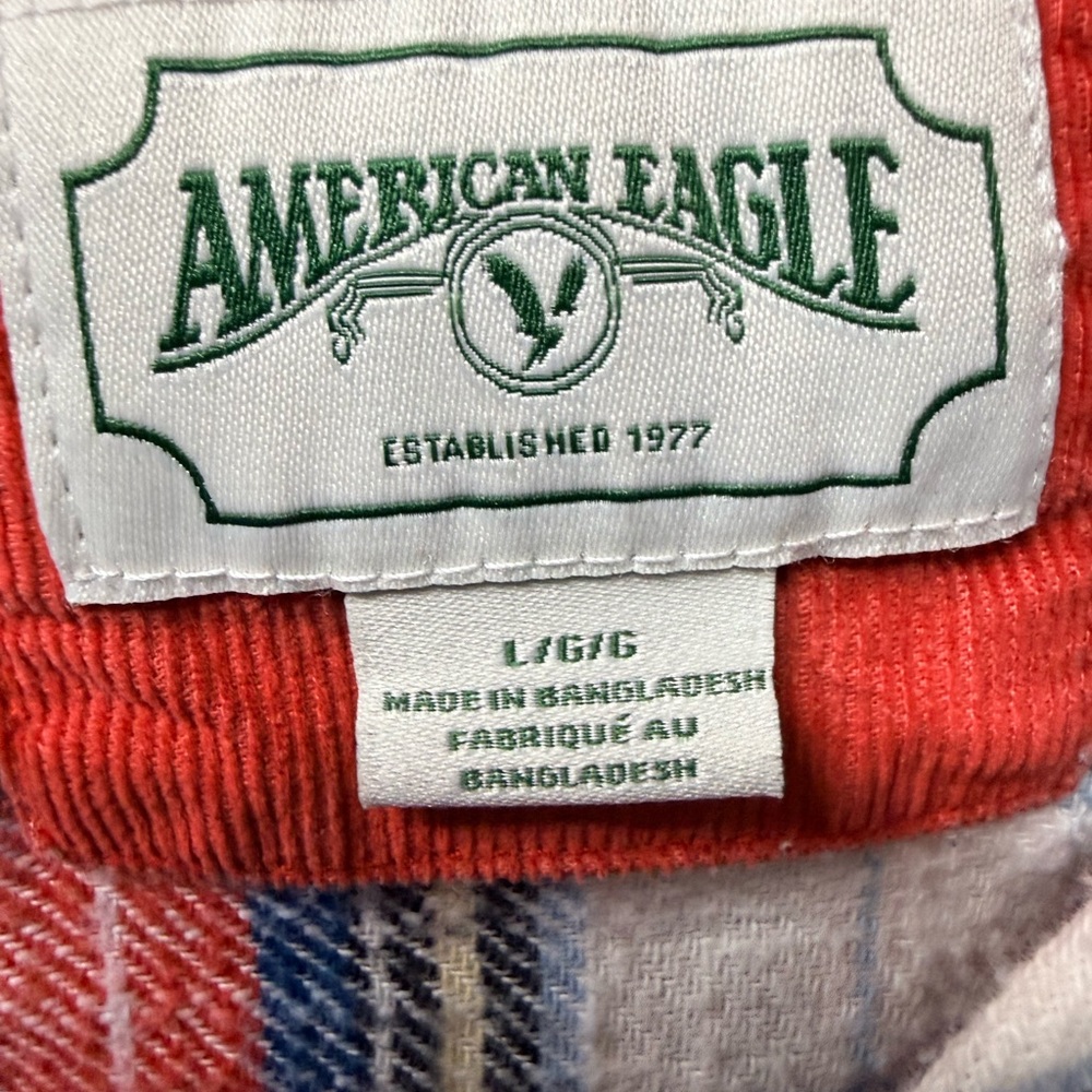 American Eagle Outfitters Red and White Plaid Flannel Shirt - Picture 4 of 4